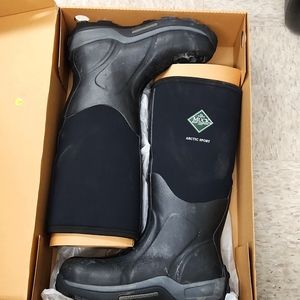 Muck boots
